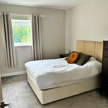 3 Bed Apt By Galway Racecourse *