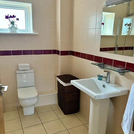 3 Bed Apt By Galway Racecourse